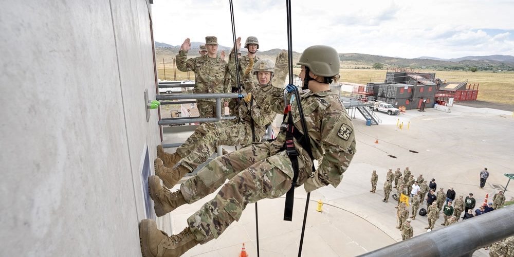 Cadet contracting while rapelling